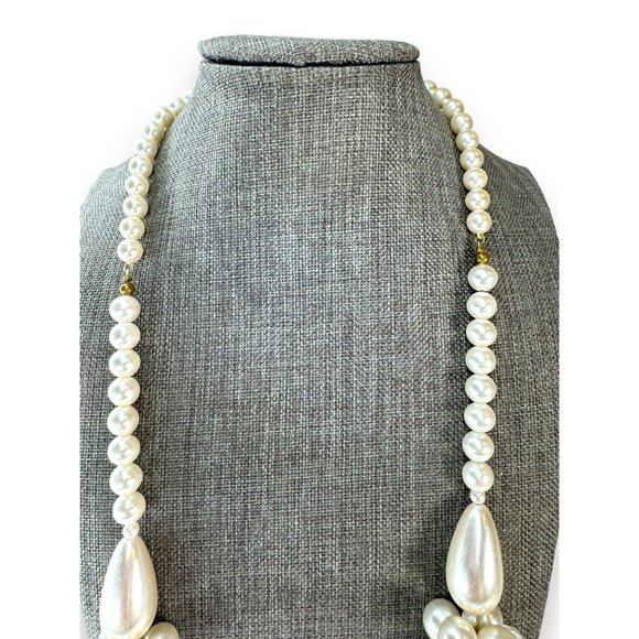 Vintage Large Chunky Statement Lucite Faux Pearl Cluster Necklace 24” - Picture 9 of 13
